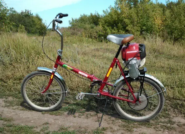 dviratis su žoliapjovės varikliu